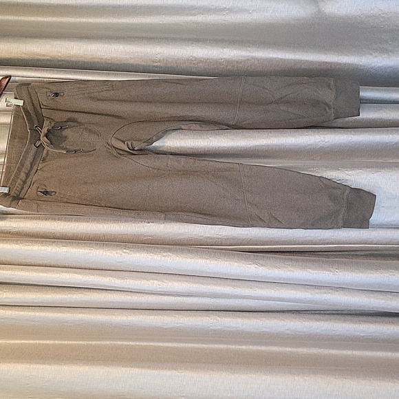 Retrofit deep grn joggers with 2 zip pkts waist tie & elastic, back pkt - Picture 4 of 5